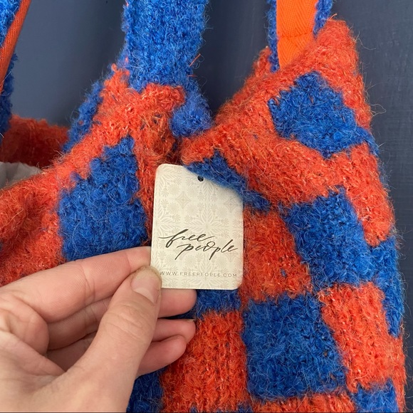 Checkers Carry On Scarf Set! - Picture 3 of 6